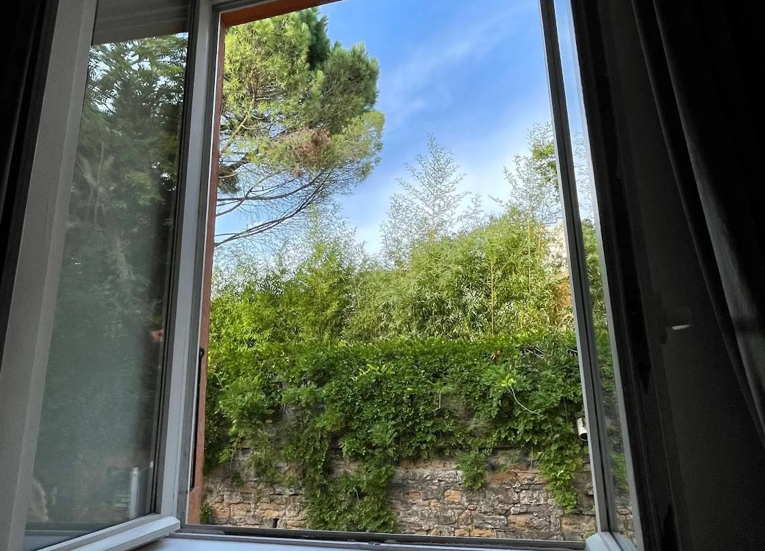 Le Victor Hugo - Fontaines-Sur-Saone Apartment France