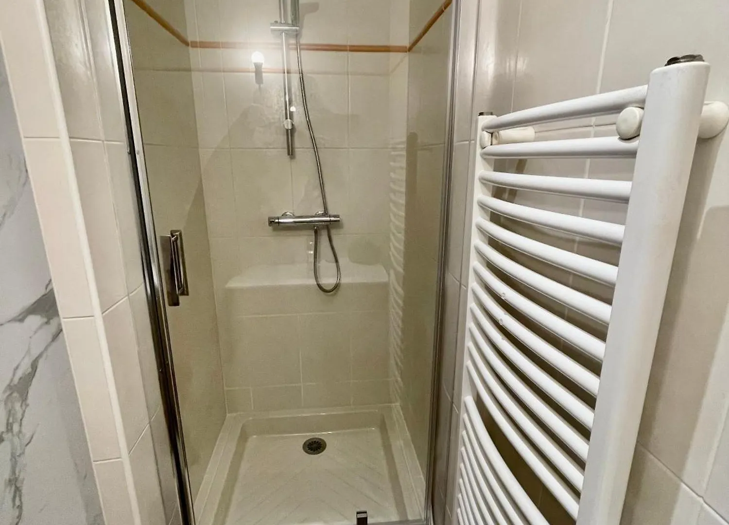 Le Victor Hugo - Fontaines-Sur-Saone Apartment