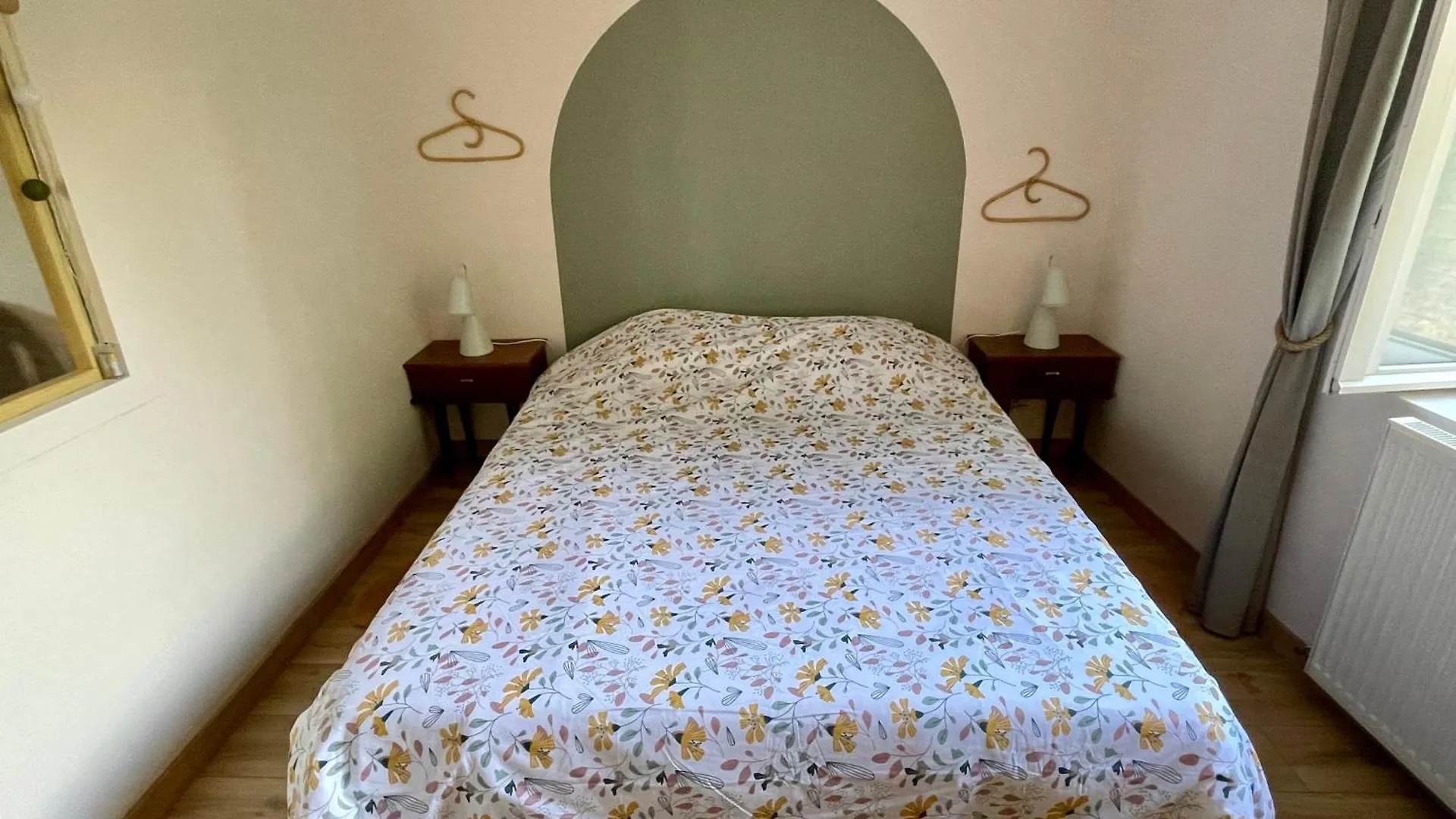 Le Victor Hugo - Fontaines-Sur-Saone Apartment 0*,